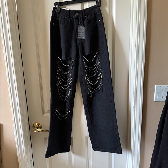 Forever 21 Black Chain Embellished Women Jeans - Picture 1 of 7